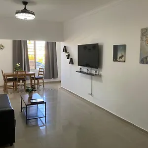 Lovely 10 Mins Away From Airport Apartamento